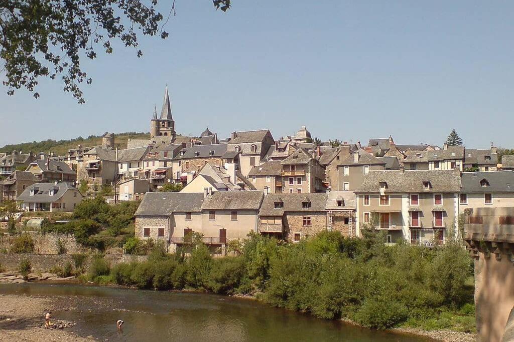 T 2 Dans Village Vacances 3 *** A Saint Geniez 2 Piscines Chauffee Pierrefiche  Экстерьер фото